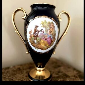 LIMOGES CASTEL 22K GOLD / FRANCE VASE ARTWORK